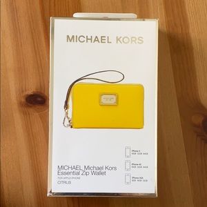 MICHAEL Michael Kors Essential Zip Wallet | Citrus